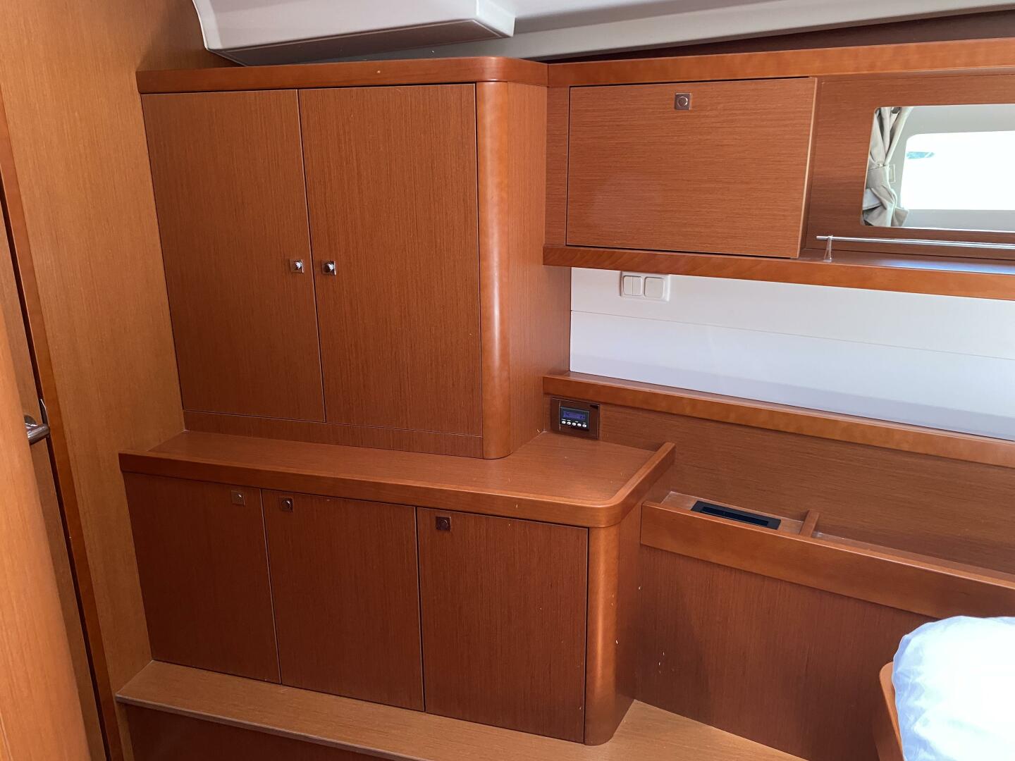 Slide: The Image of 7Fwd Cabin 2 (1) - 4278671