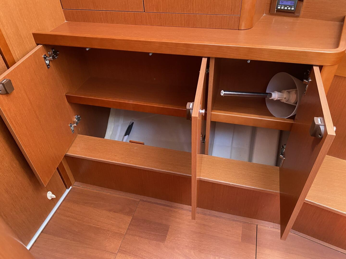 Slide: The Image of 7Fwd Cabin 2 (3) - 4278673