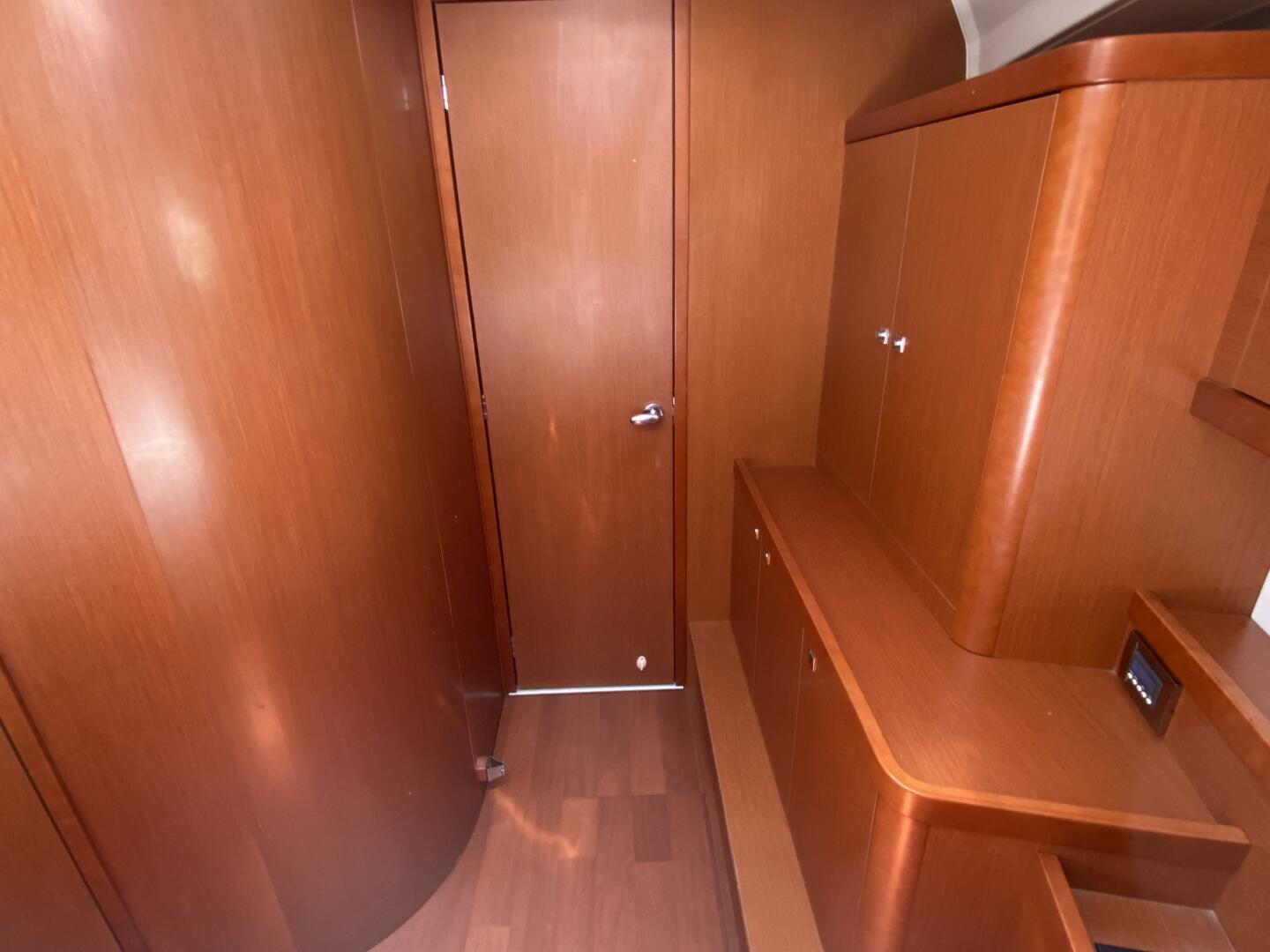 Slide: The Image of 7Fwd Cabin 2 (4) - 4278674