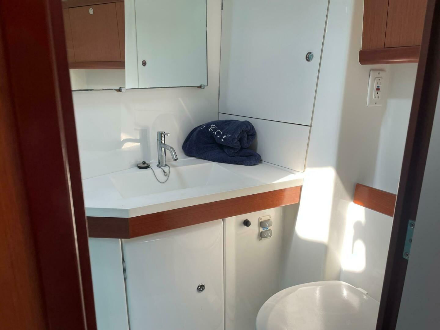 Slide: The Image of Beneteau Oceanis 46 2008 - 5525119