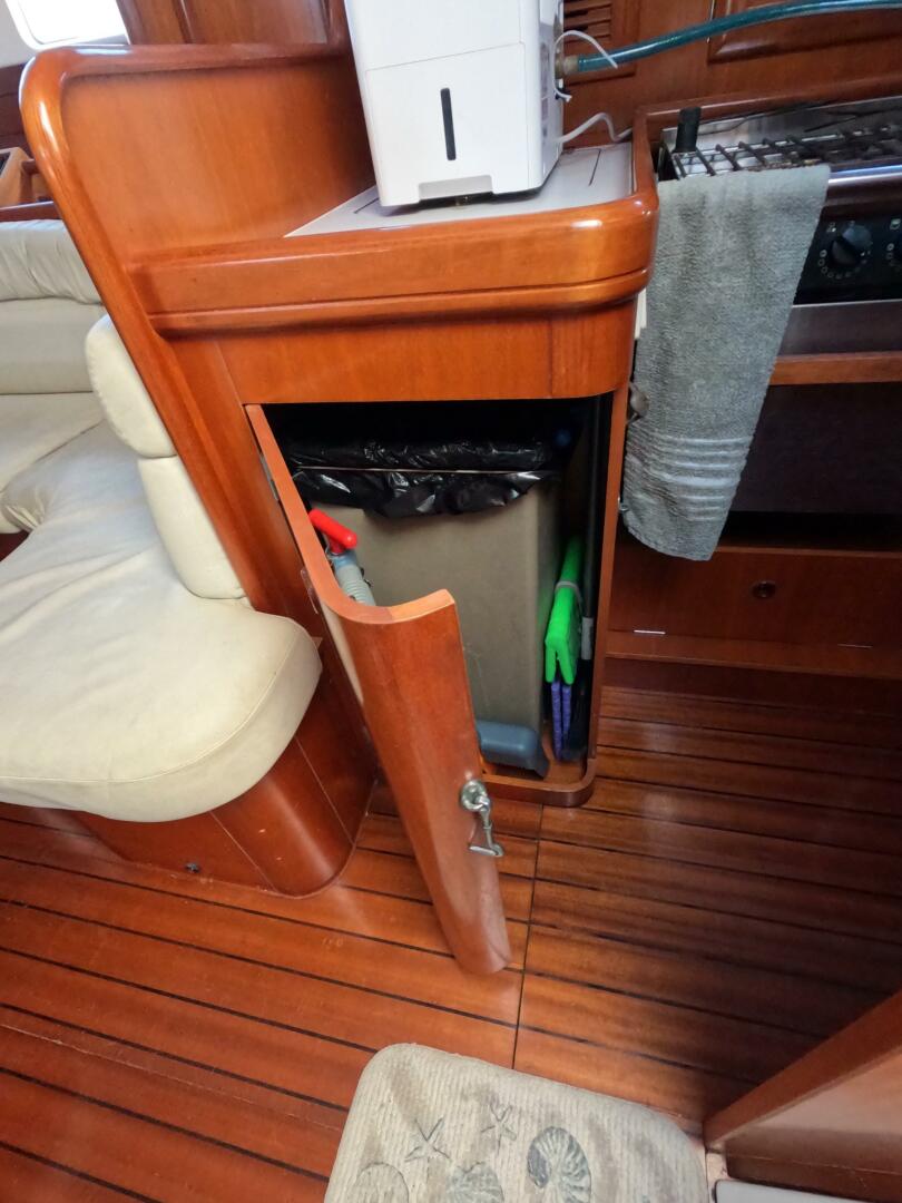 Slide: The Image of Beneteau Oceanis 46.1 2001 - 40