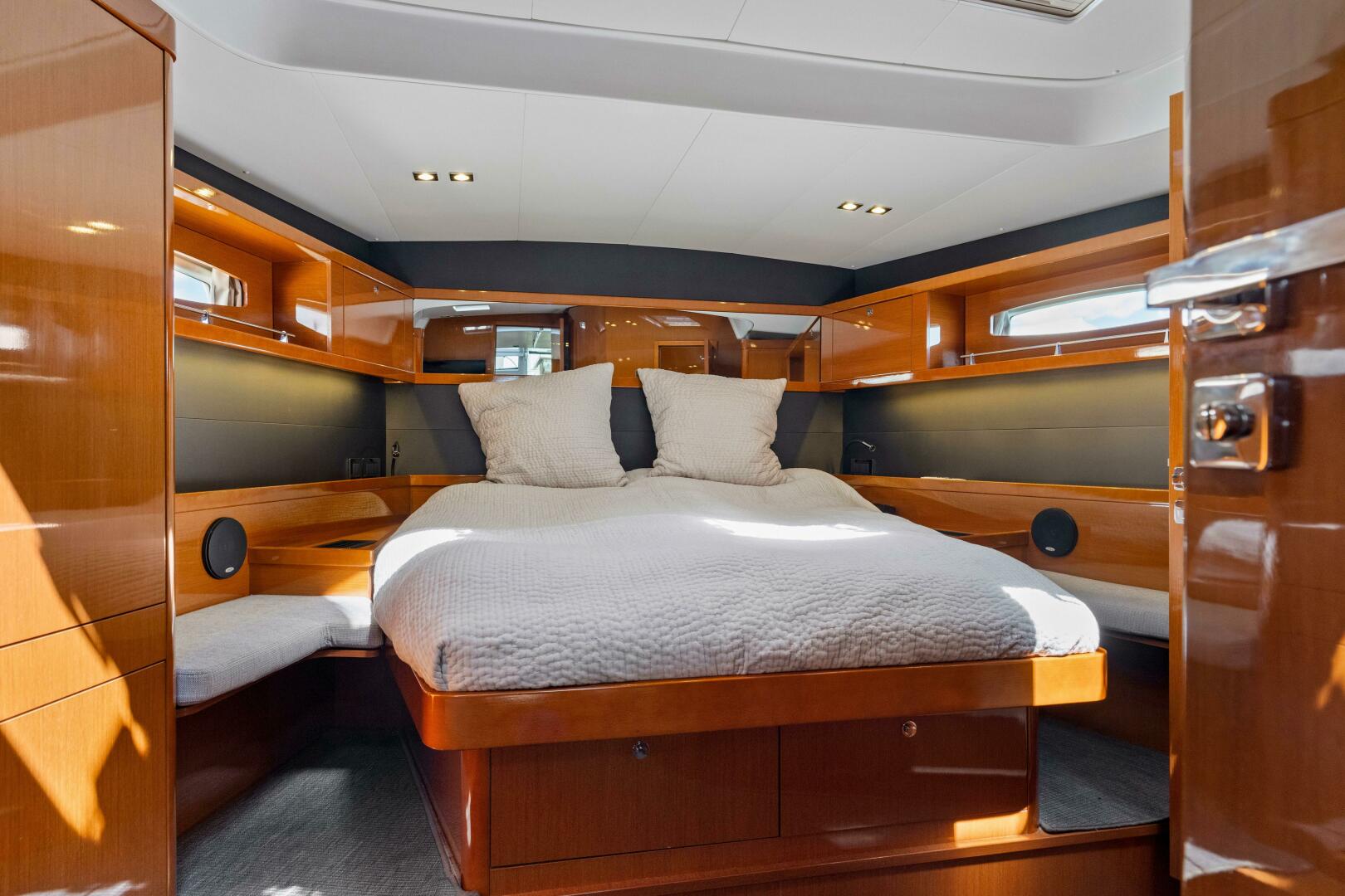 Slide: The Image of Beneteau Oceanis 60 2016 - 5108149