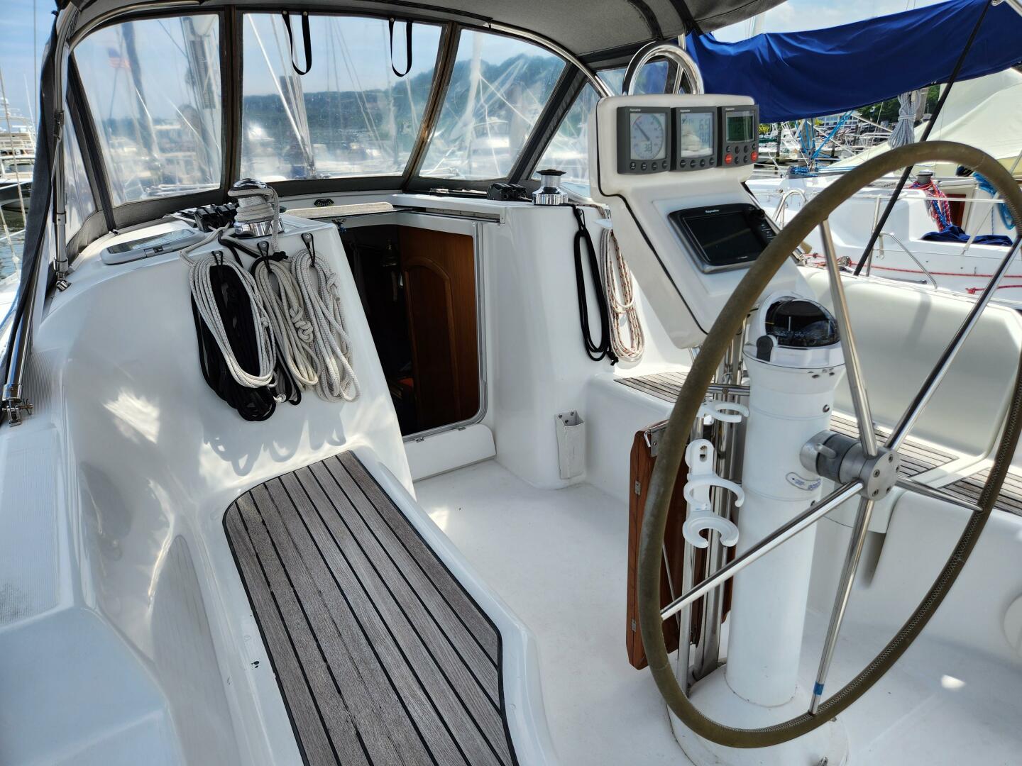Slide: The Image of Beneteau Oceanis Clipper 373 2004 - 4742993