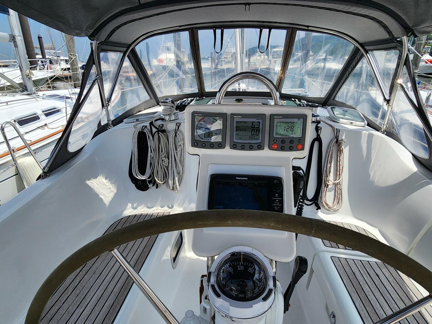 Slide: The Image of Beneteau Oceanis Clipper 373 2004 - 4742995