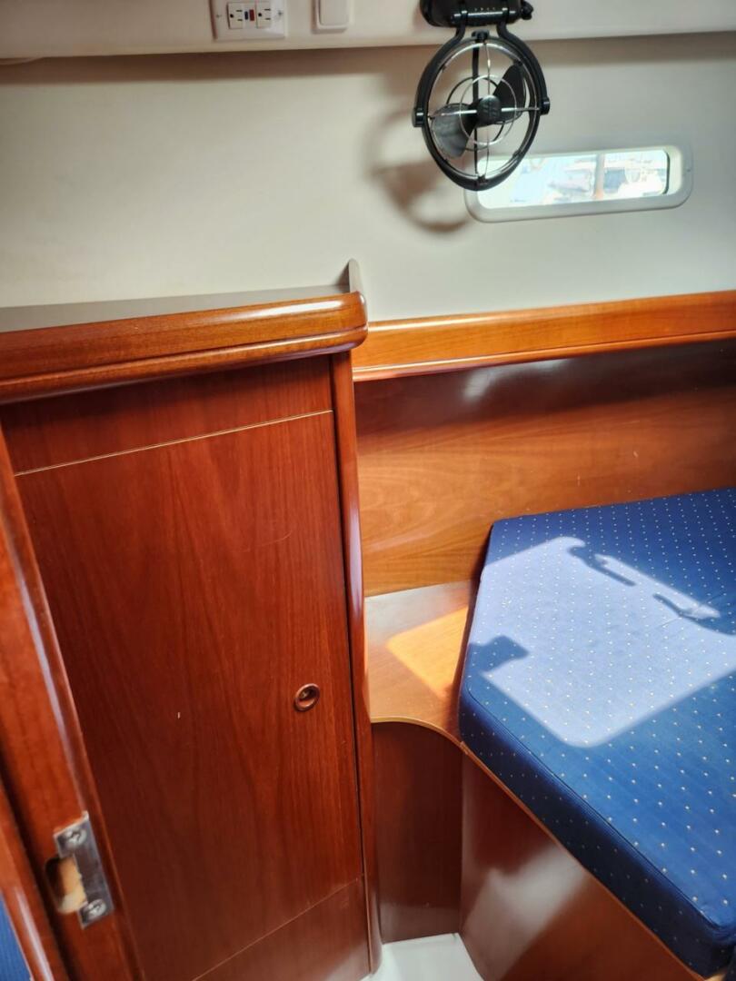 Slide: The Image of Beneteau Oceanis Clipper 373 2004 - 4743015