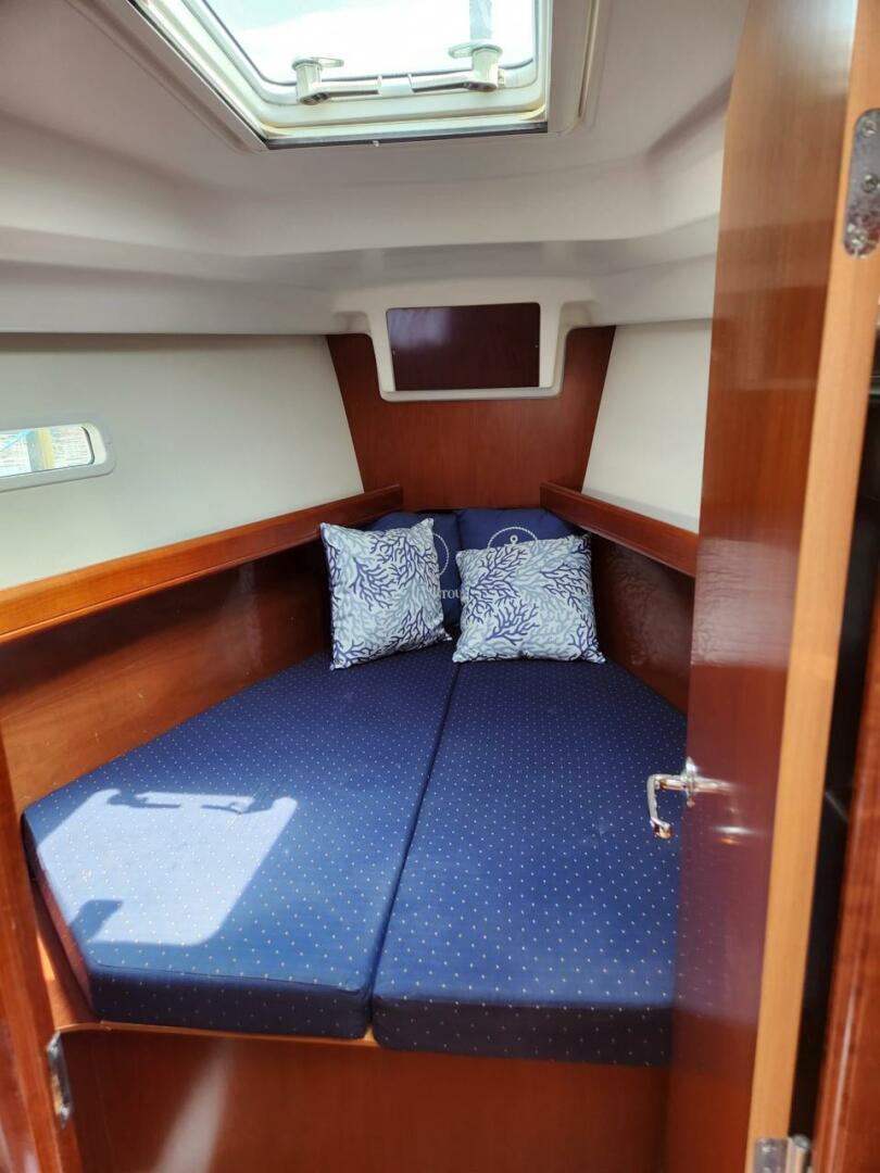 Slide: The Image of Beneteau Oceanis Clipper 373 2004 - 4743016