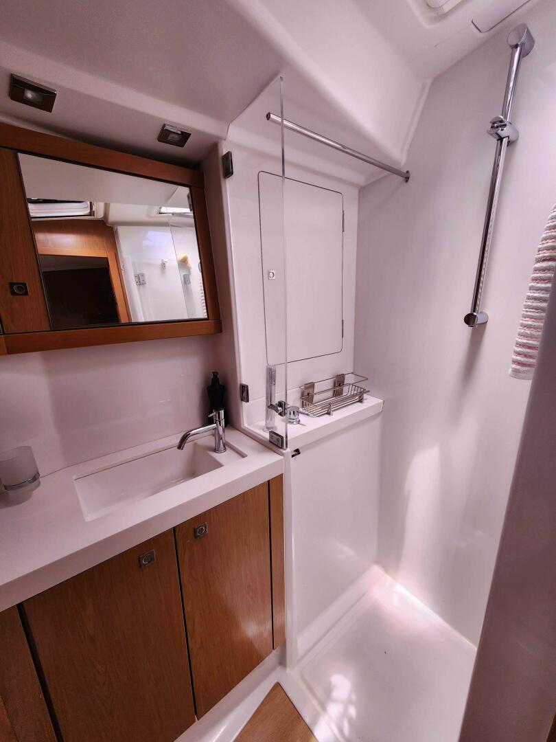 Slide: The Image of Beneteau Sense 2011 - 4401494