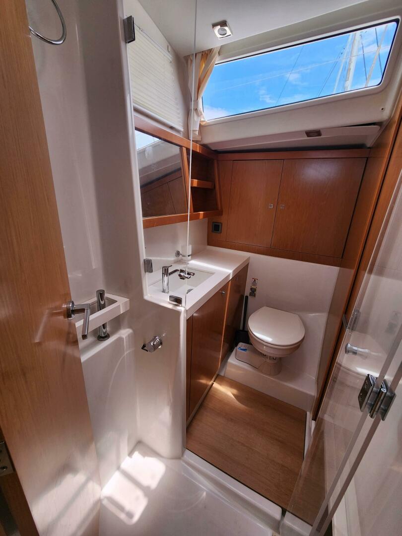 Slide: The Image of Beneteau Sense 2011 - 4401484