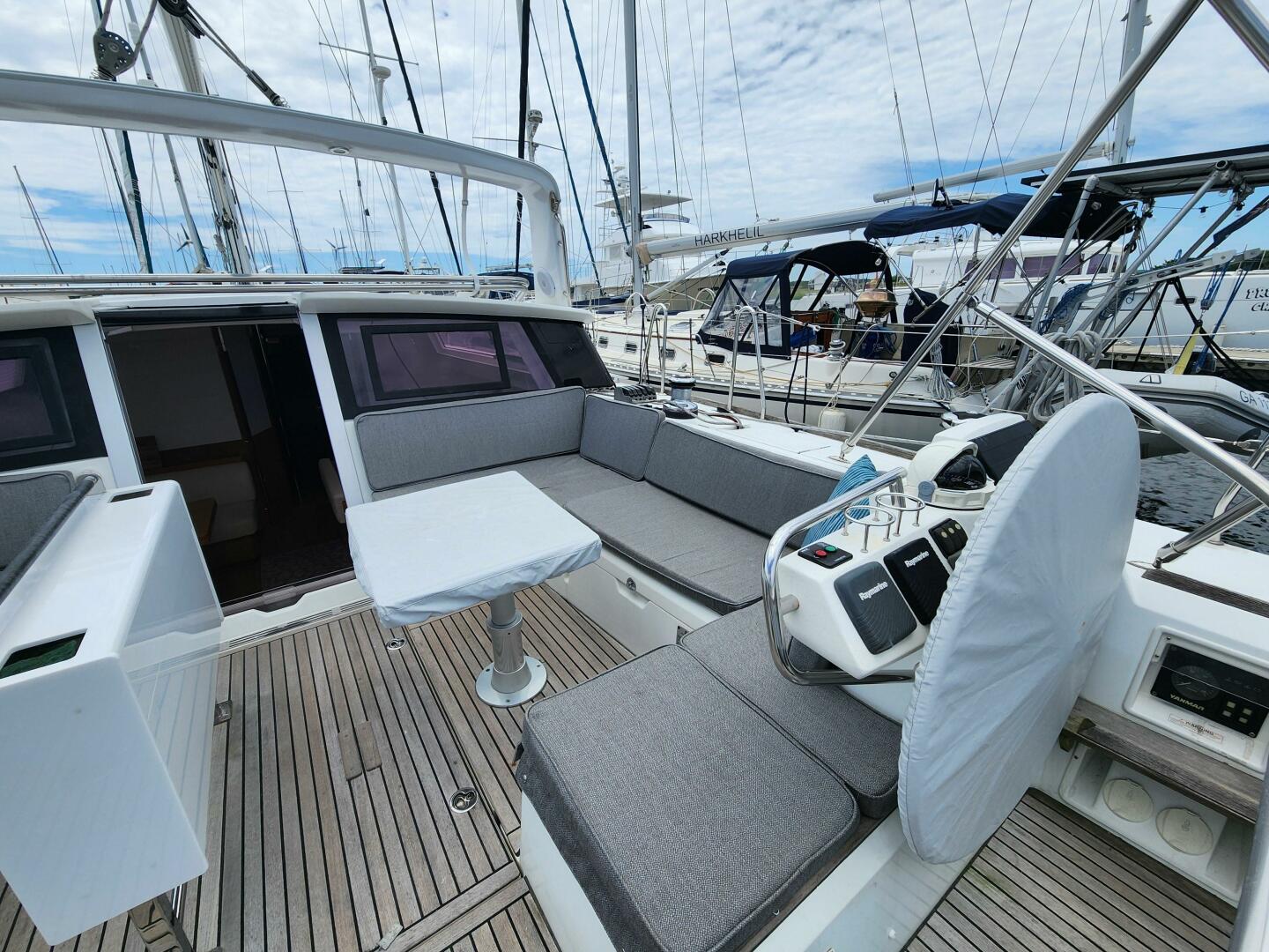 Slide: The Image of Beneteau Sense 2011 - 4401510
