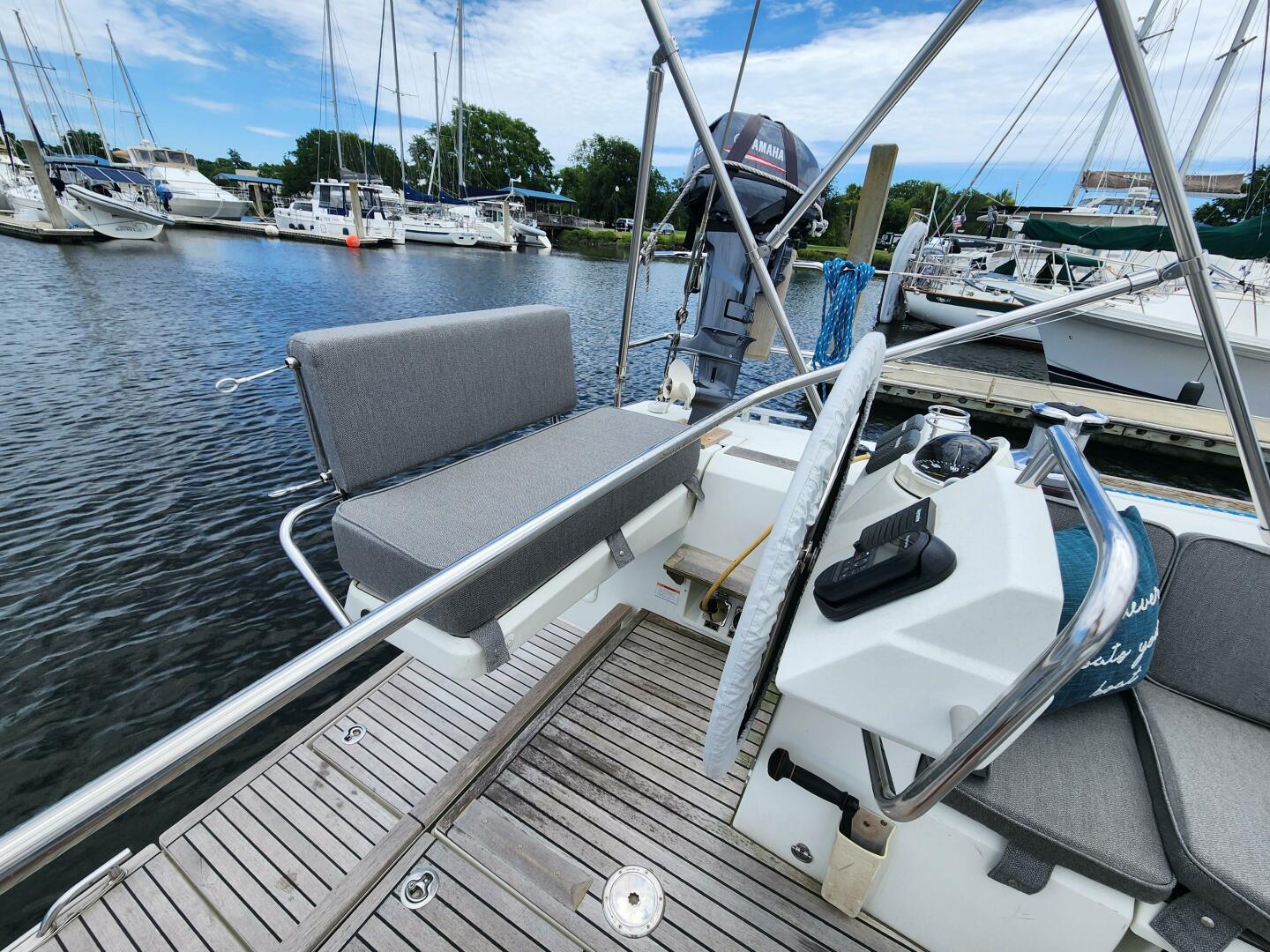 Slide: The Image of Beneteau Sense 2011 - 4401507