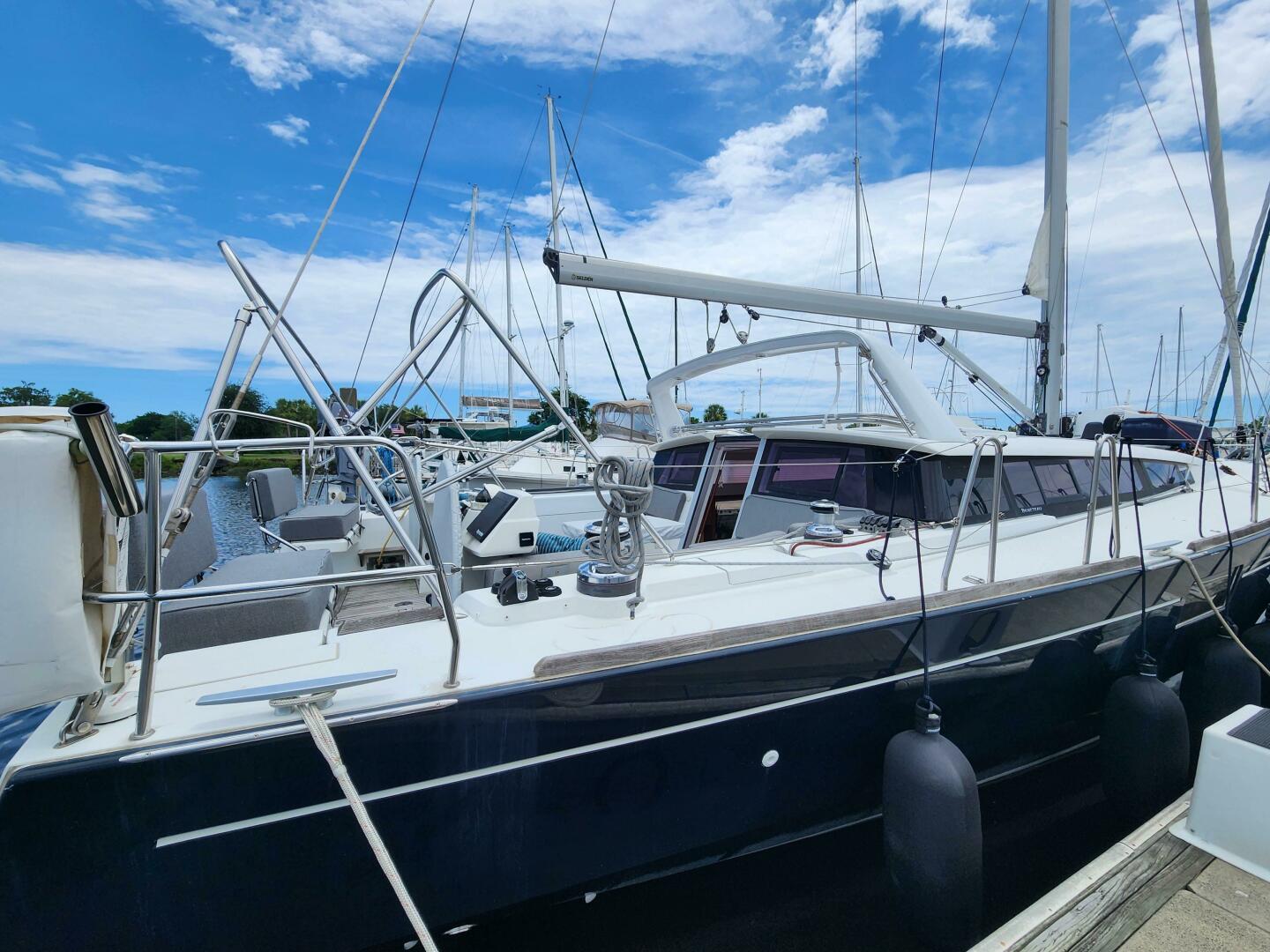Slide: The Image of Beneteau Sense 2011 - 4401514