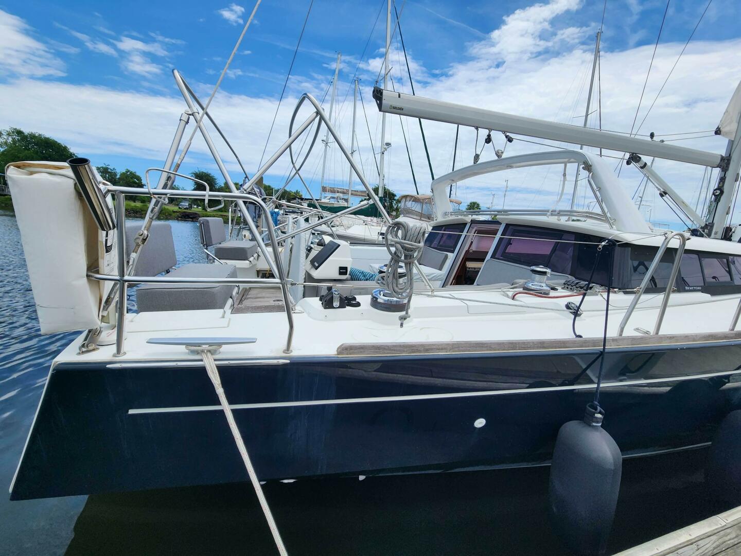 Slide: The Image of Beneteau Sense 2011 - 4401521