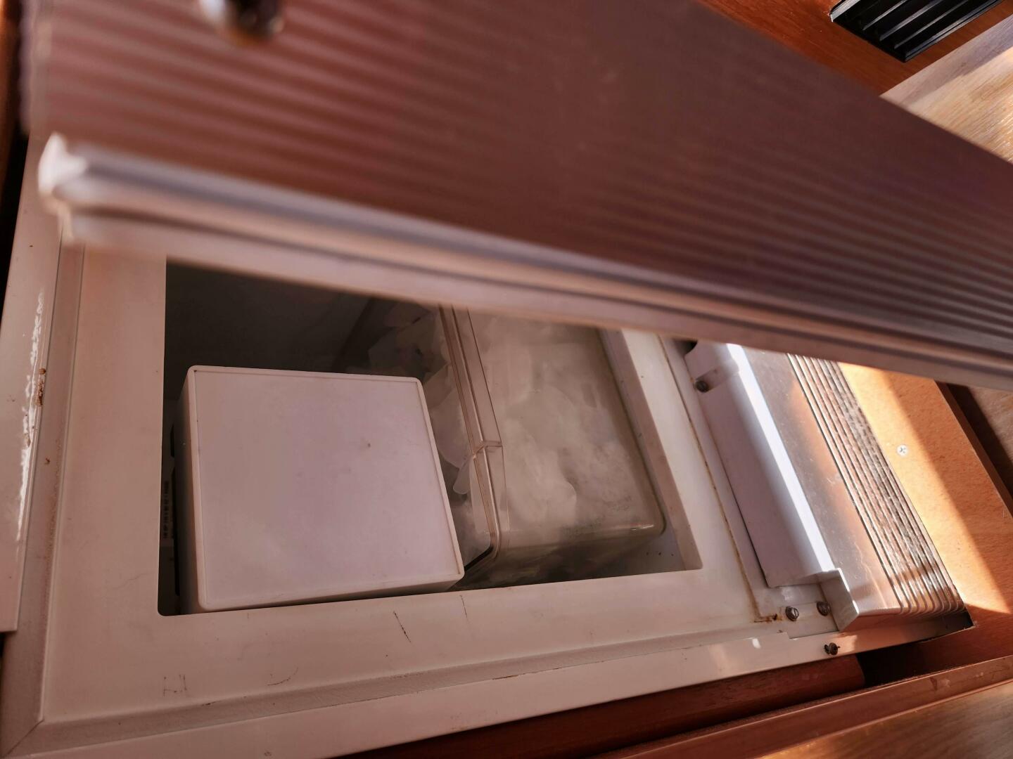 Slide: The Image of Beneteau Sense 2011 - 4401557