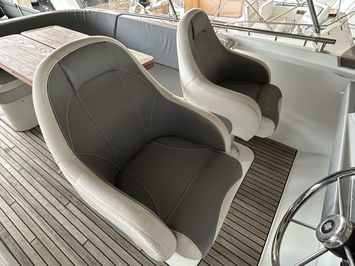 Slide: The Image of 50' Beneteau flybridge helmseats - 5139396