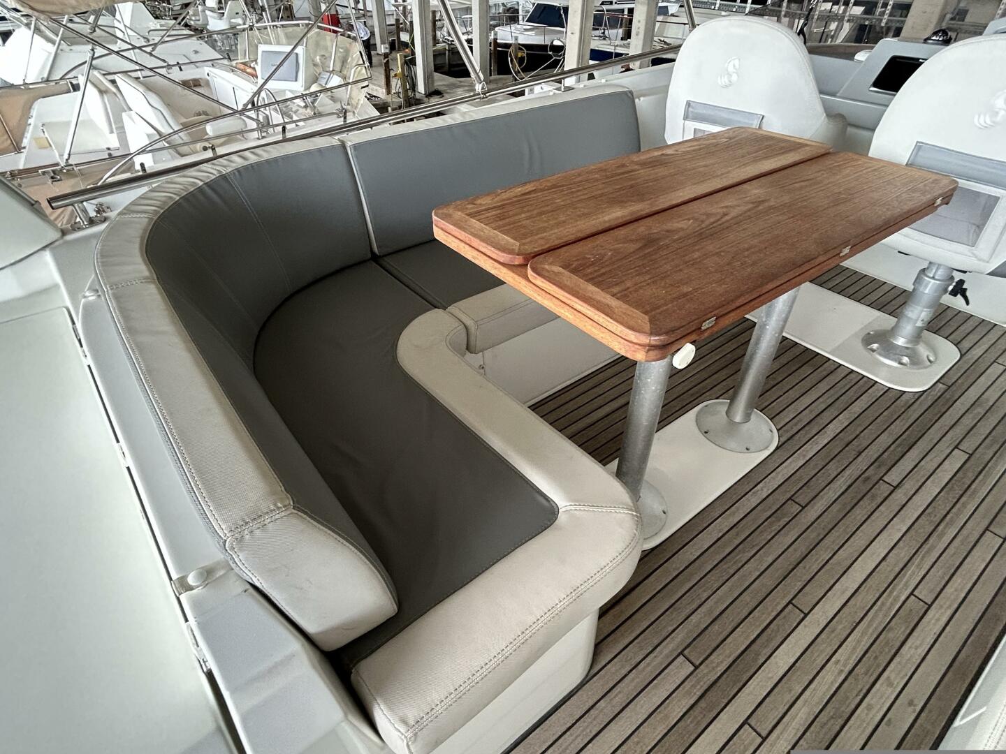 Slide: The Image of 50' Beneteau flybridge port seating1 - 5139397