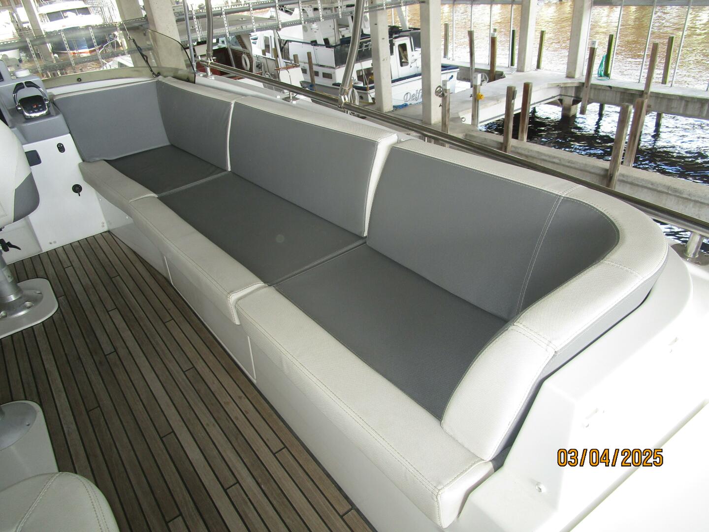 Slide: The Image of 50' Beneteau flybridge starboard seating - 5139399