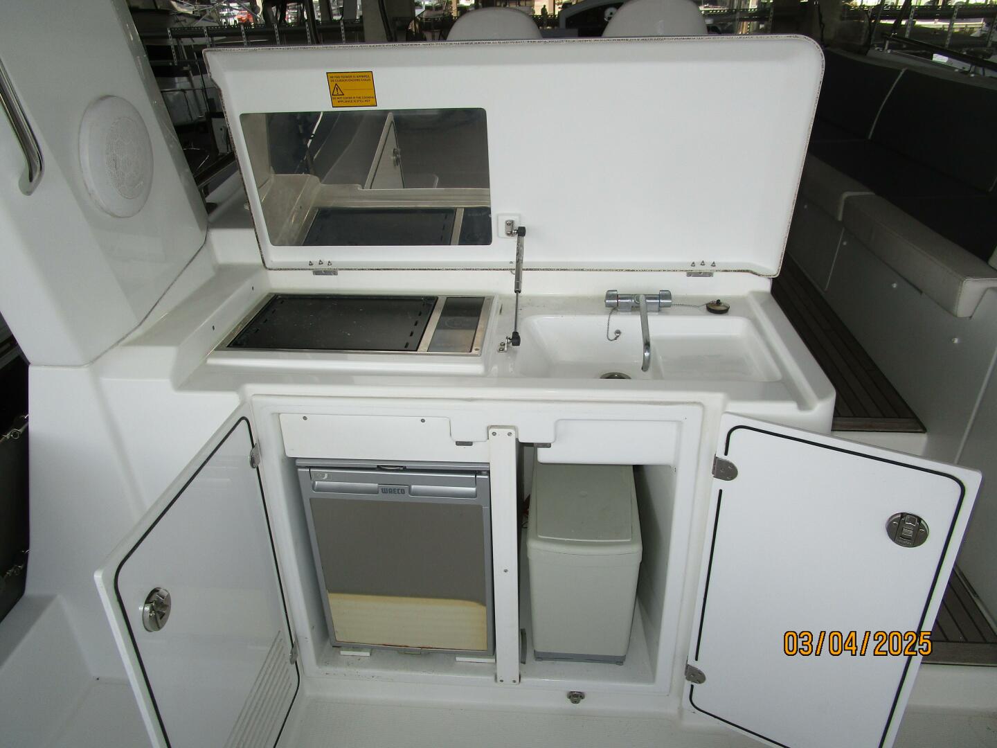 Slide: The Image of 50' Beneteau sundeck wetbar2 - 5139402