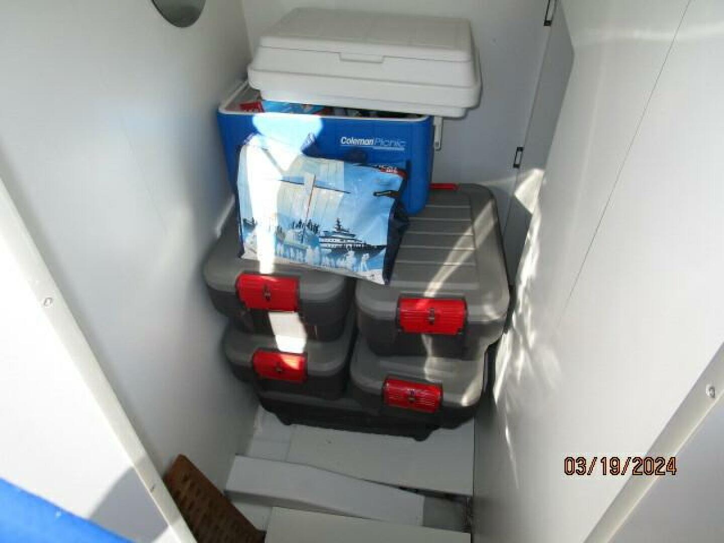 Slide: The Image of 50' Beneteau lazarette aft access - 4242508