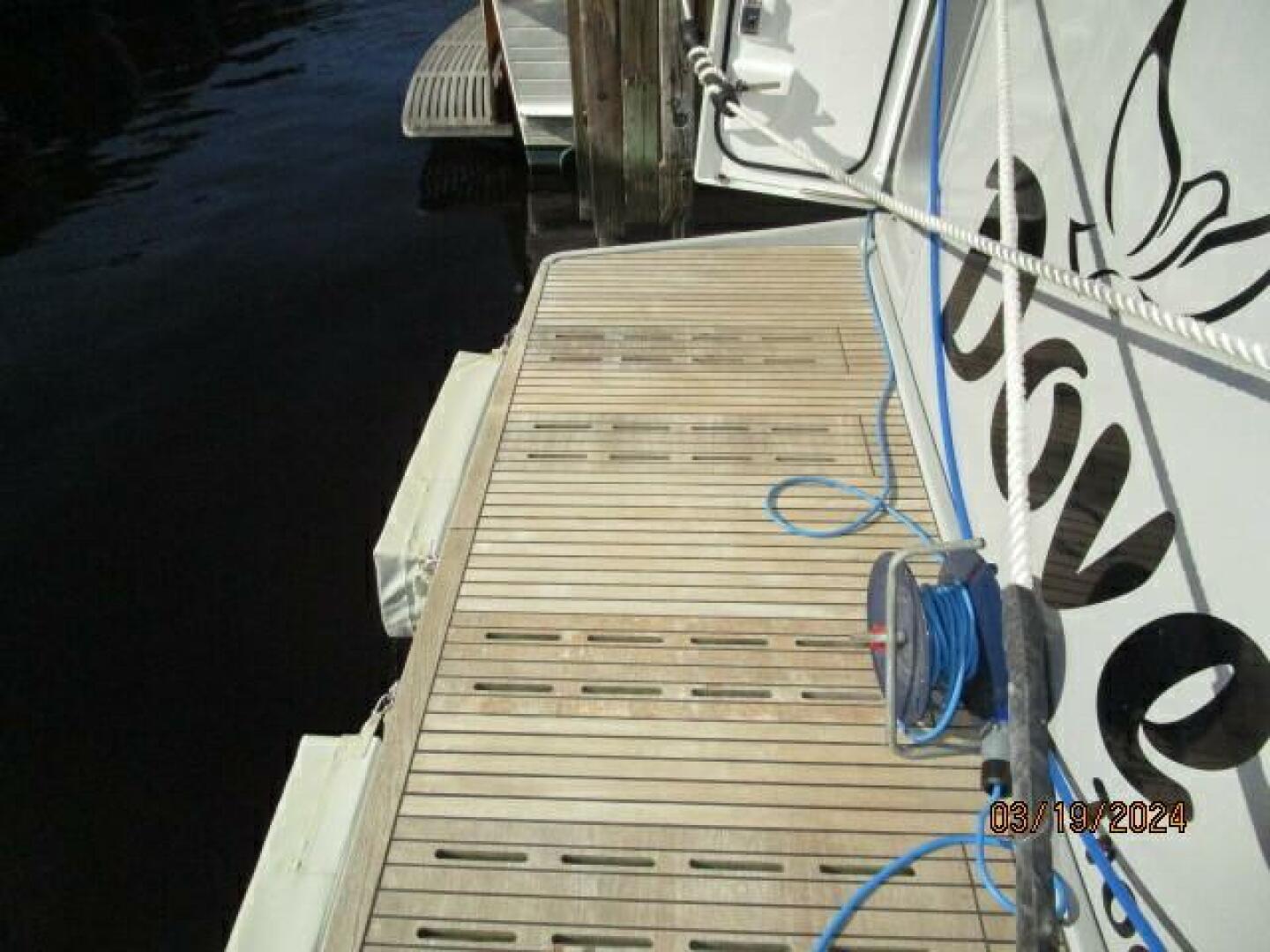 Slide: The Image of 50' Beneteau swimplatform port - 4242572