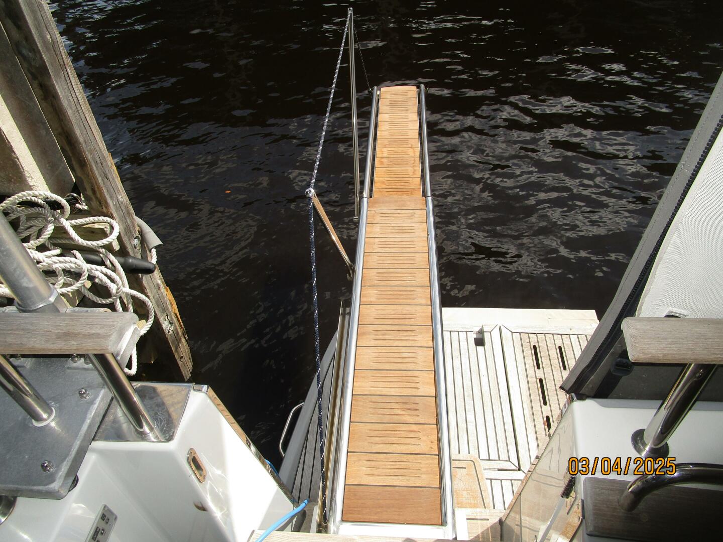 Slide: The Image of 50' Beneteau passerelle3 - 5139435