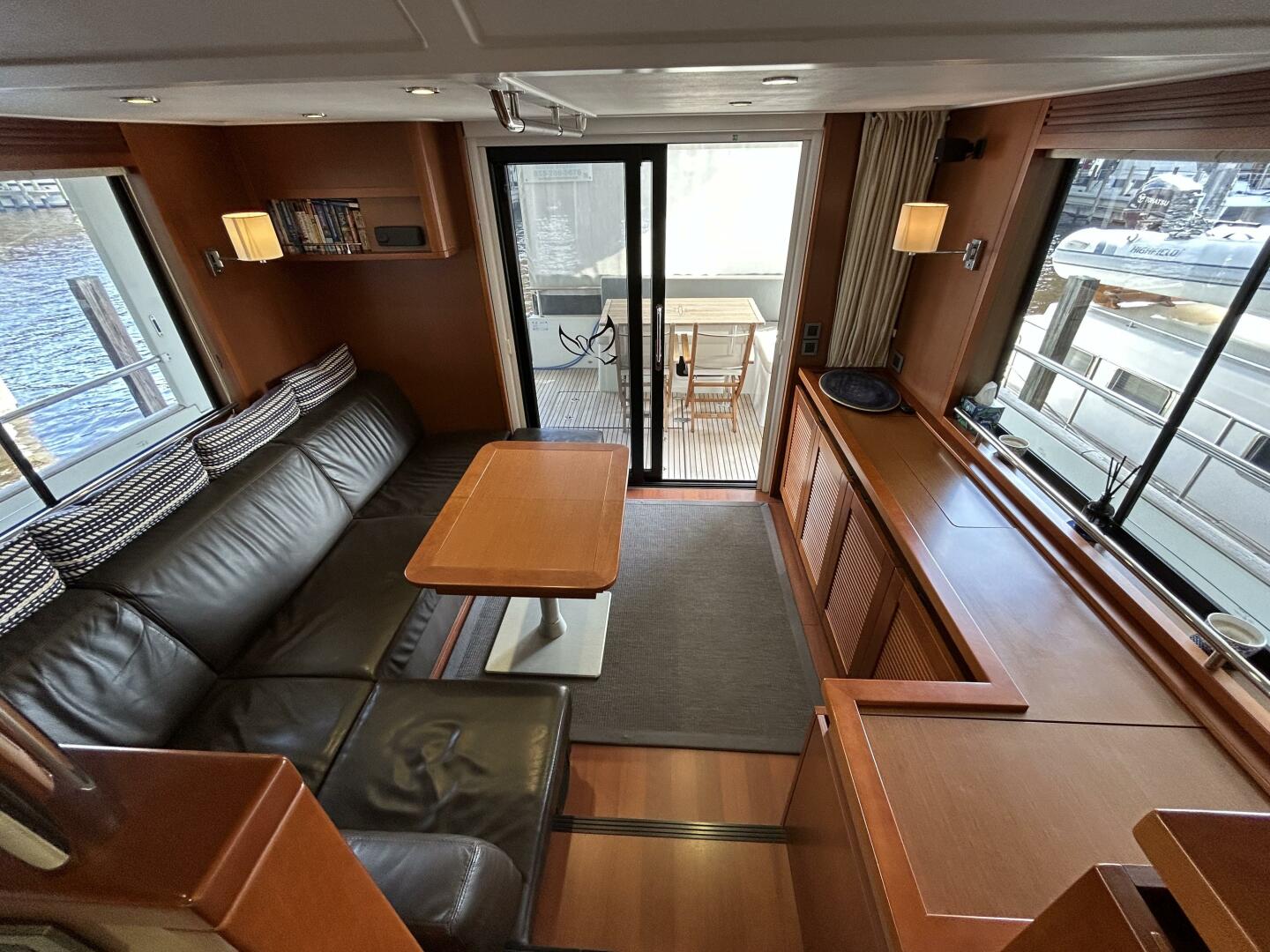 Slide: The Image of 50' Beneteau salon aft - 5139449