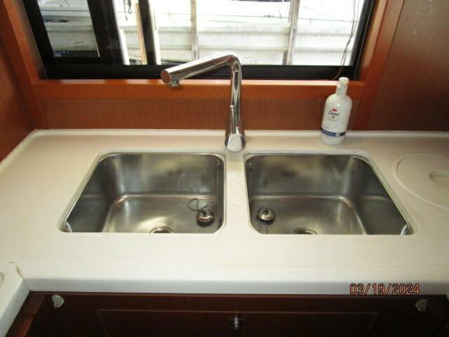 Slide: The Image of 50' Beneteau galley sinks - 4242495