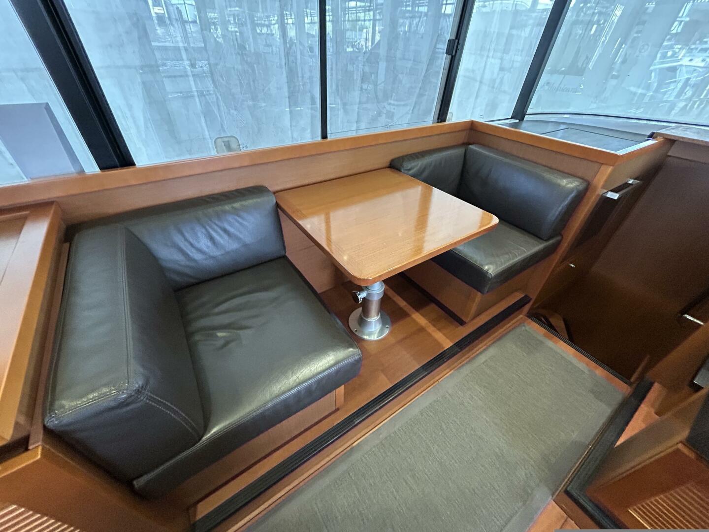Slide: The Image of 50' Beneteau pilothouse seating1 - 5139438
