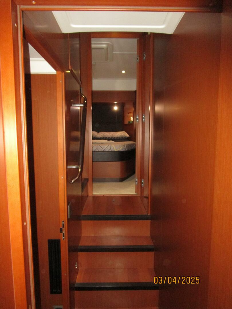 Slide: The Image of 50' Beneteau guest companionway forward - 5139418