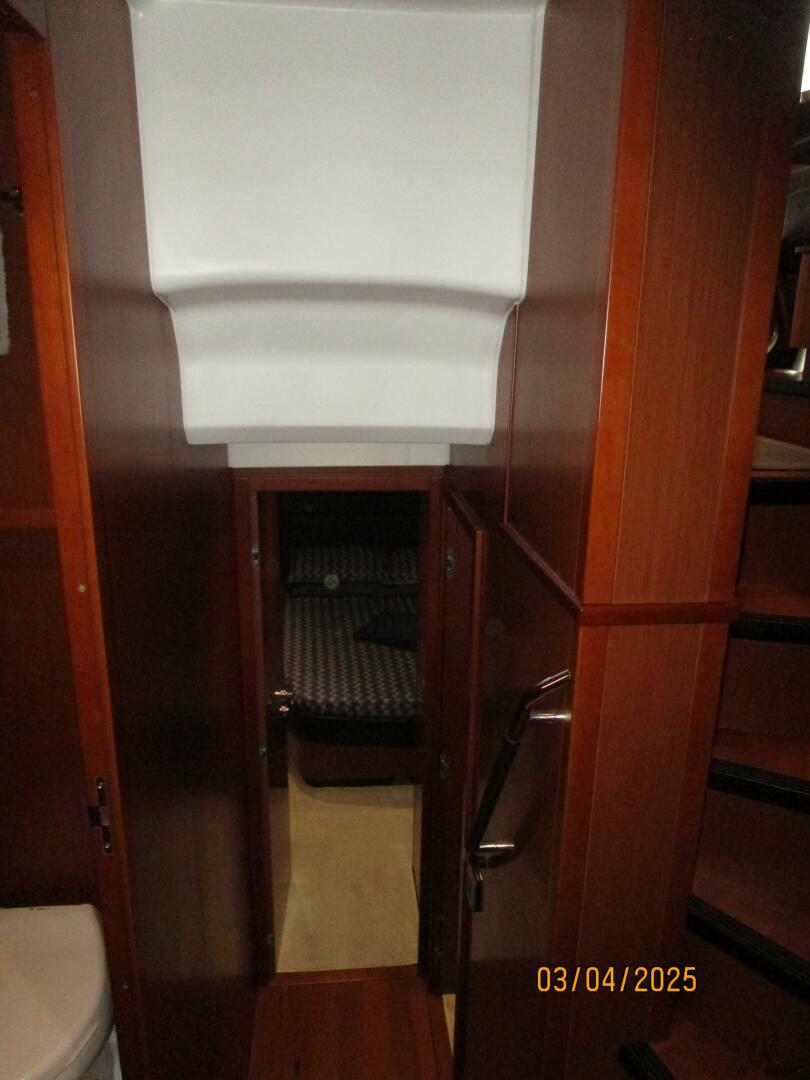 Slide: The Image of 50' Beneteau guest companionway aft - 5139417