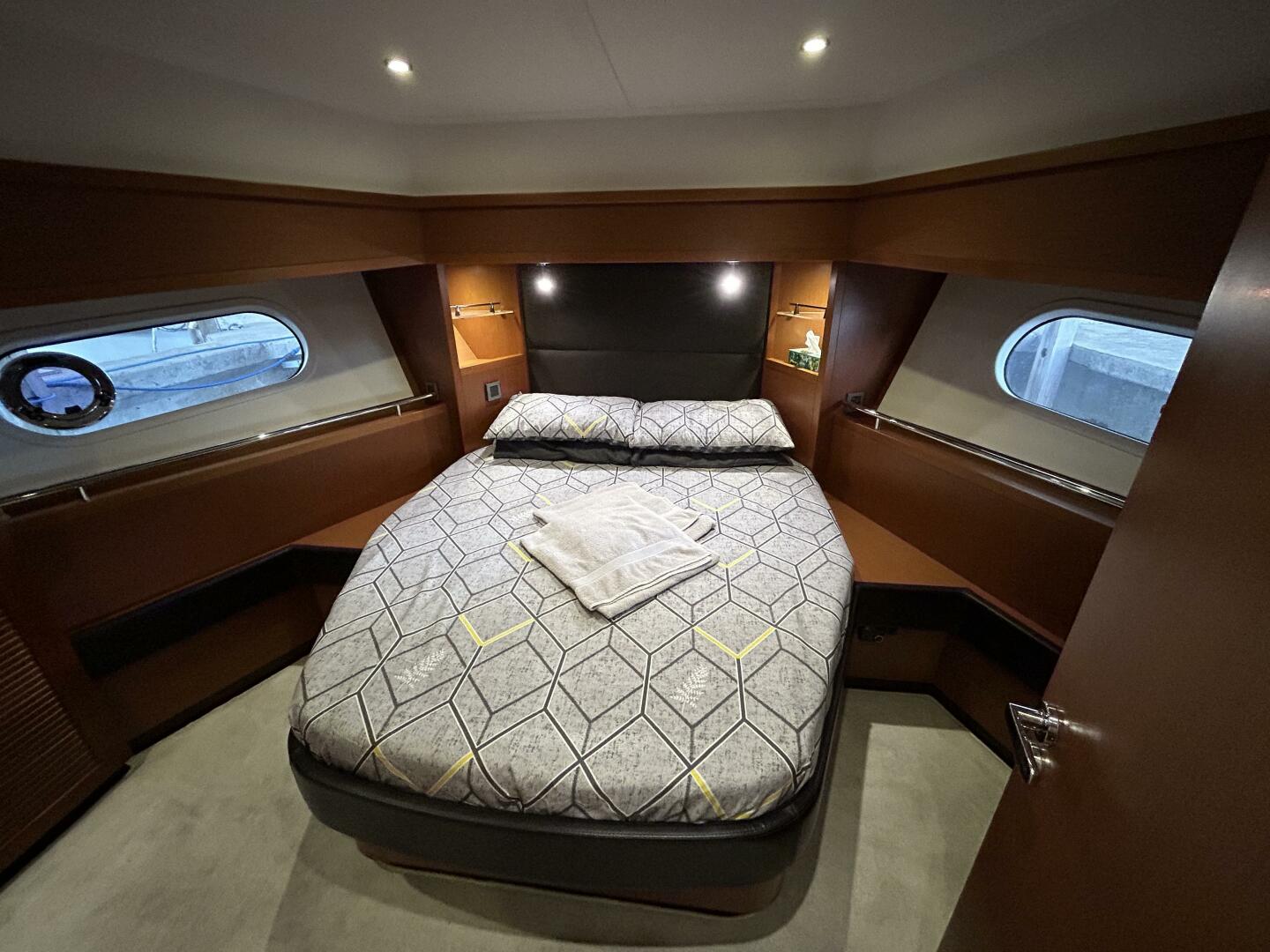 Slide: The Image of 50' Beneteau forward guest stateroom - 5139407