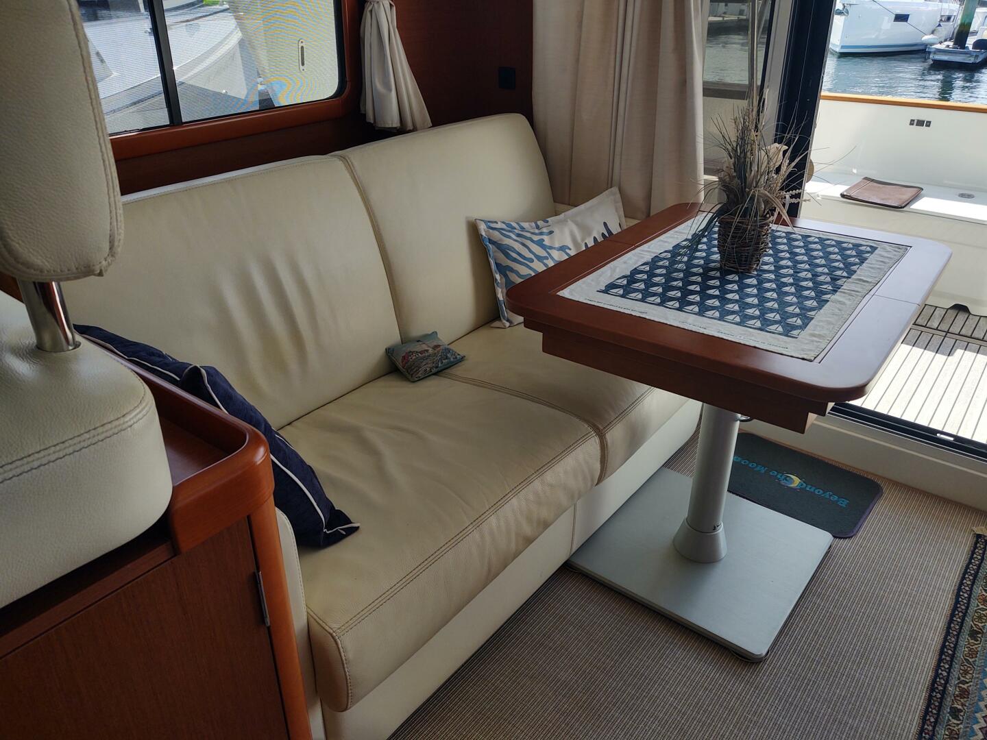 Slide: The Image of Beneteau Swift Trawler 34 2014 - 4708690