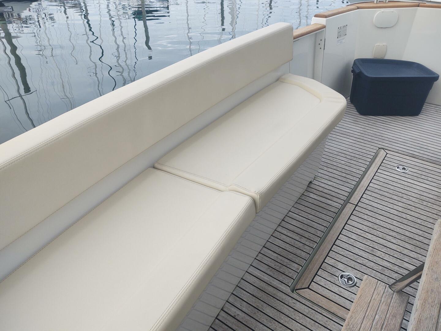Slide: The Image of Beneteau Swift Trawler 34 2014 - 4708685
