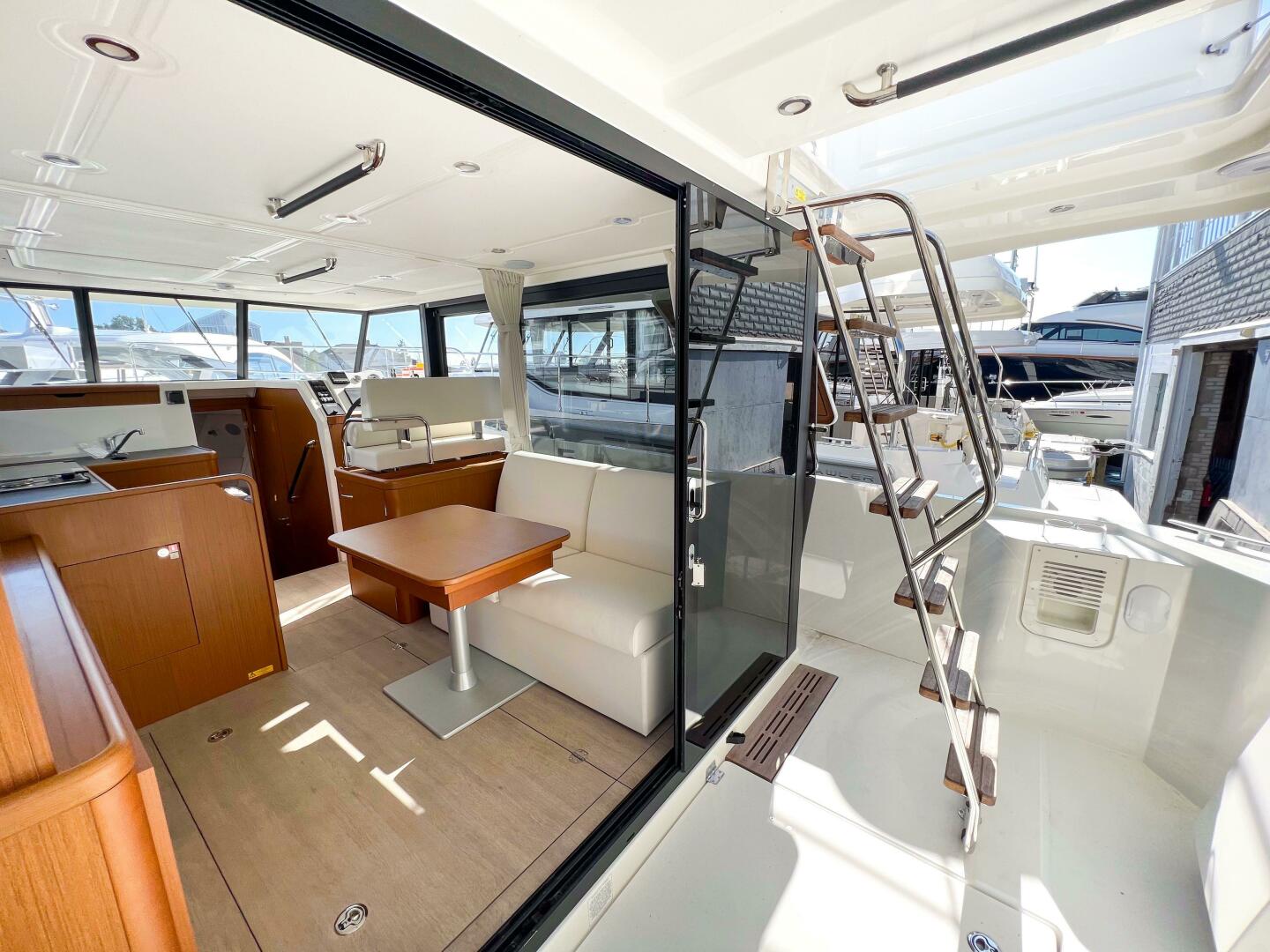 Slide: The Image of BENETEAU Swift Trawler 35 - 14