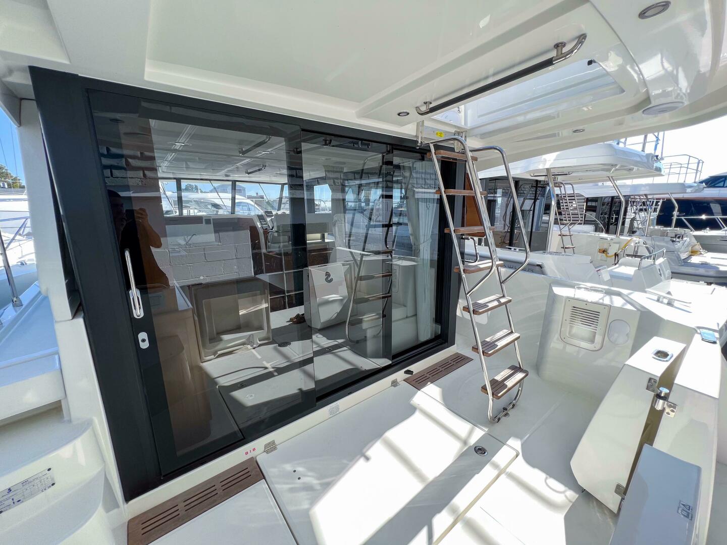 Slide: The Image of BENETEAU Swift Trawler 35 - 15