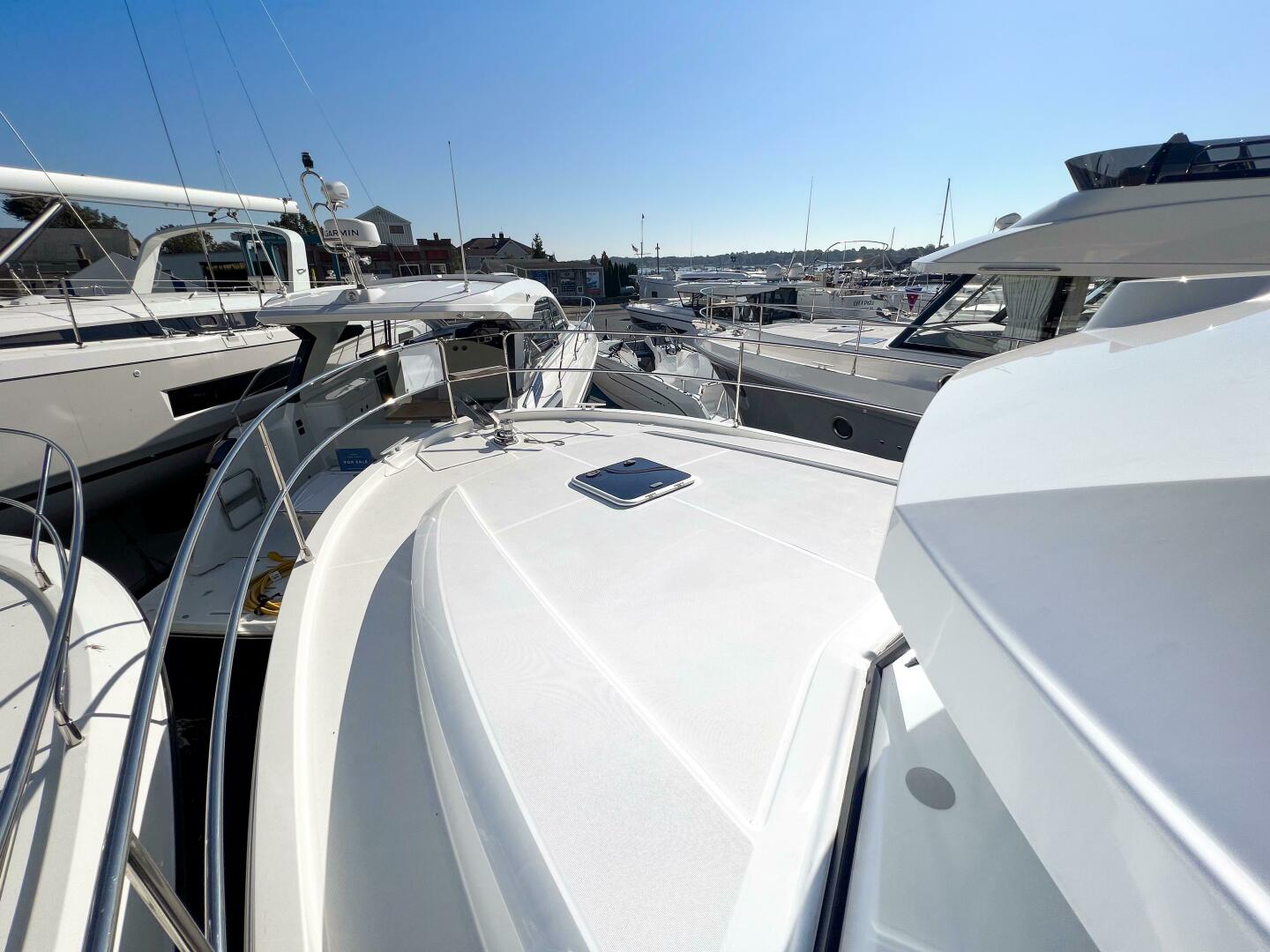 Slide: The Image of BENETEAU Swift Trawler 35 - 16