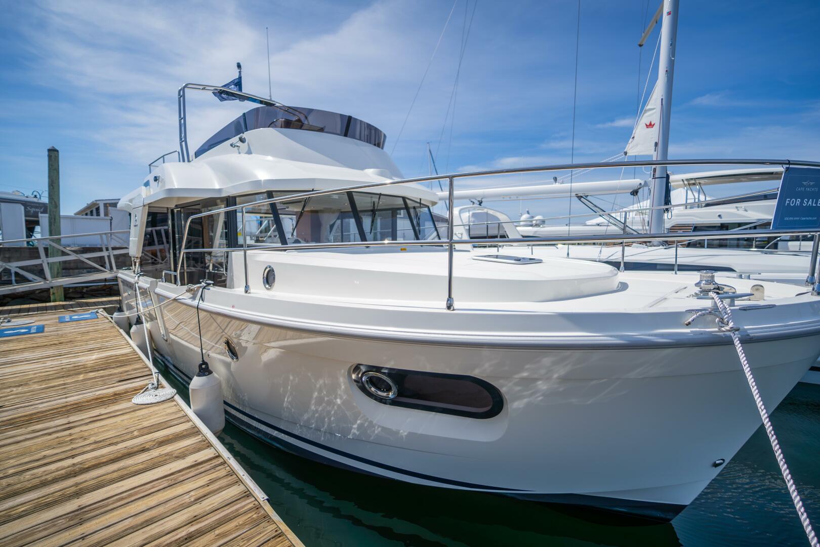 Slide: The Image of BENETEAU Swift Trawler 35 - 19