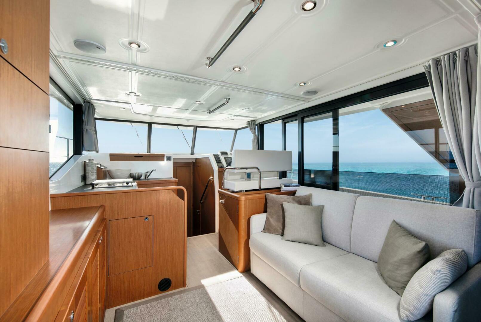 Slide: The Image of BENETEAU Swift Trawler 35 - 3