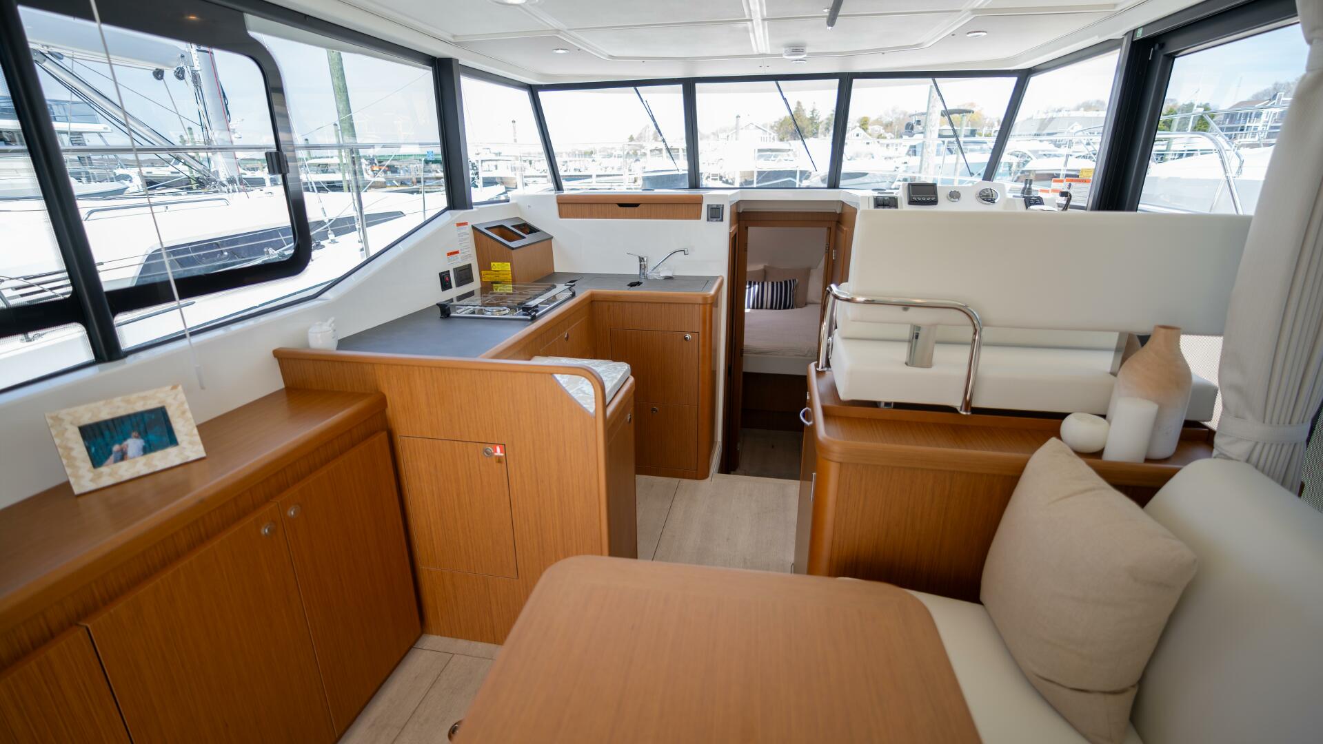 Slide: The Image of BENETEAU Swift Trawler 35 - 4