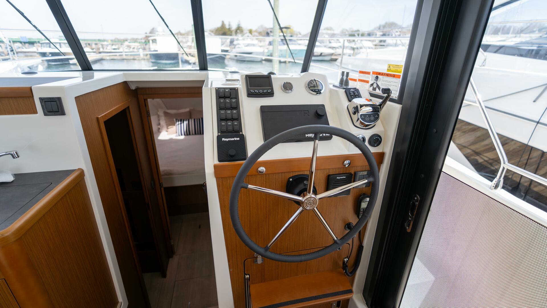 Slide: The Image of BENETEAU Swift Trawler 35 - 7
