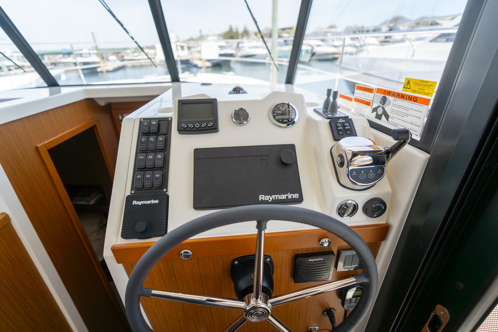 Slide: The Image of BENETEAU Swift Trawler 35 - 8
