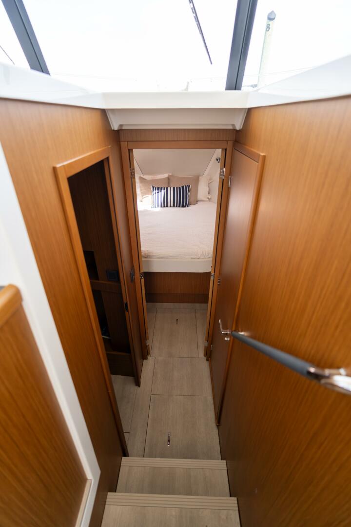 Slide: The Image of BENETEAU Swift Trawler 35 - 9