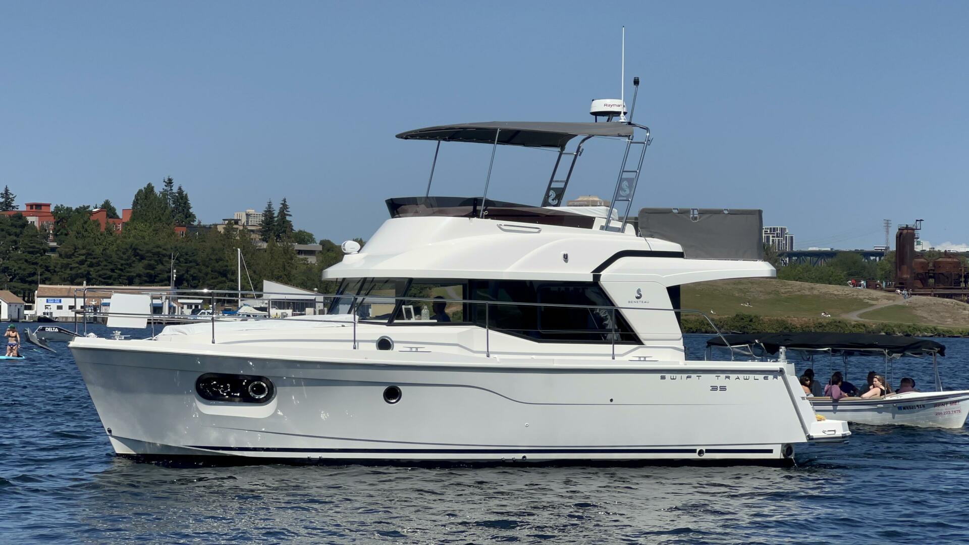 Slide: The Image of Beneteau Swift Trawler 35 - Ready for delivery 2024 - 4710586