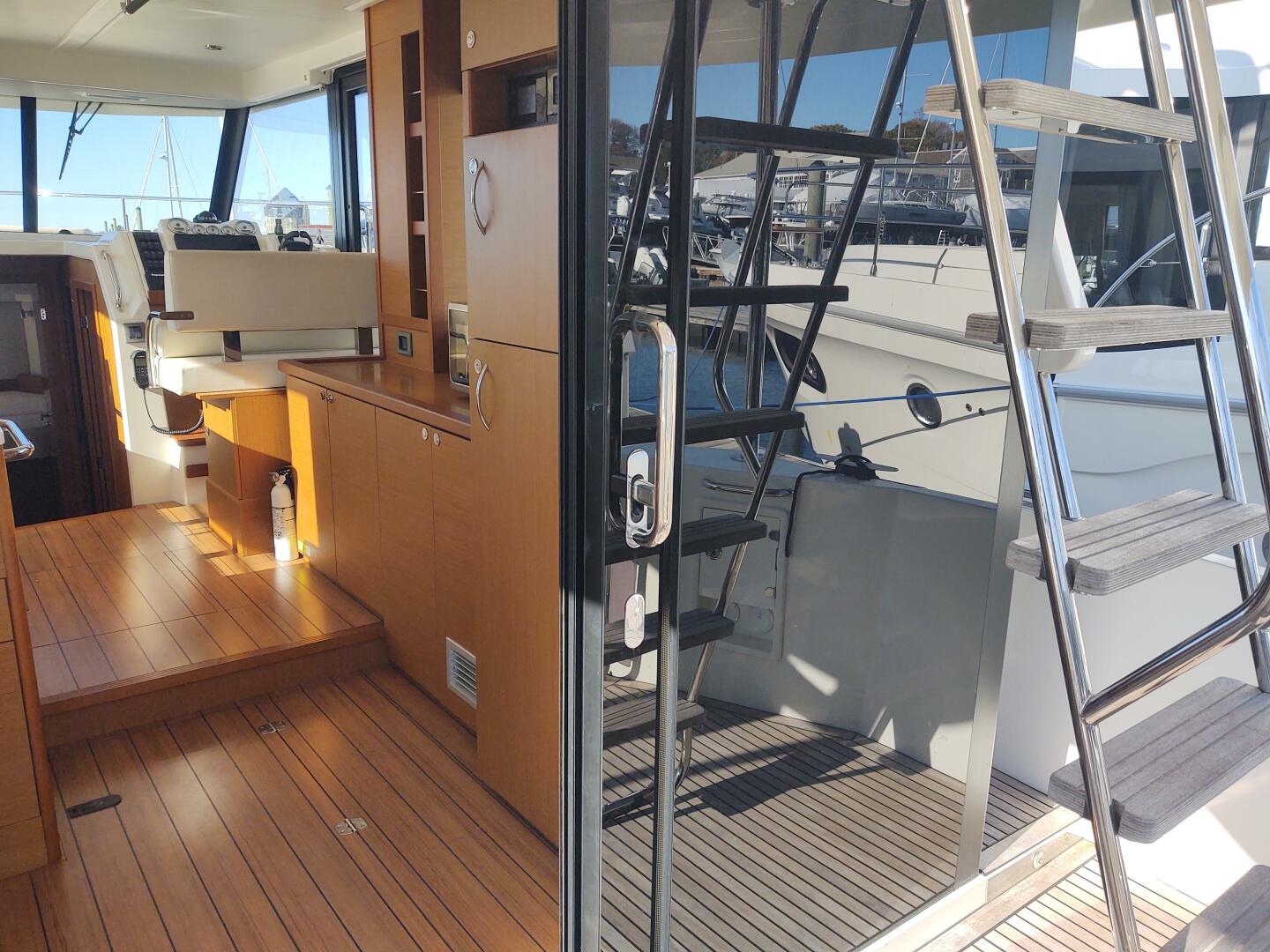 Slide: The Image of Beneteau Swift Trawler 41 with Freedom Lift 2020 - 4775987