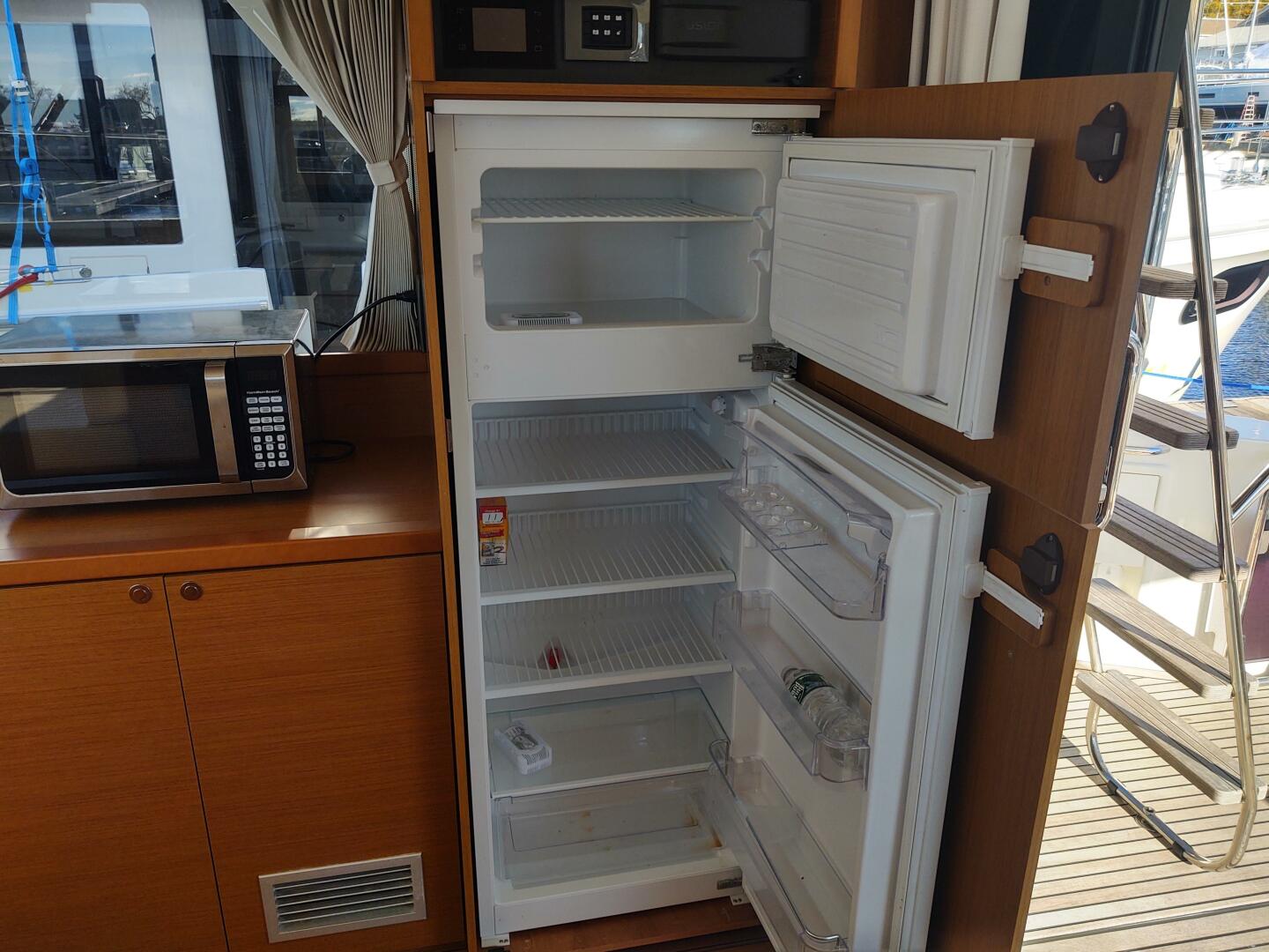 Slide: The Image of Beneteau Swift Trawler 41 with Freedom Lift 2020 - 4775990