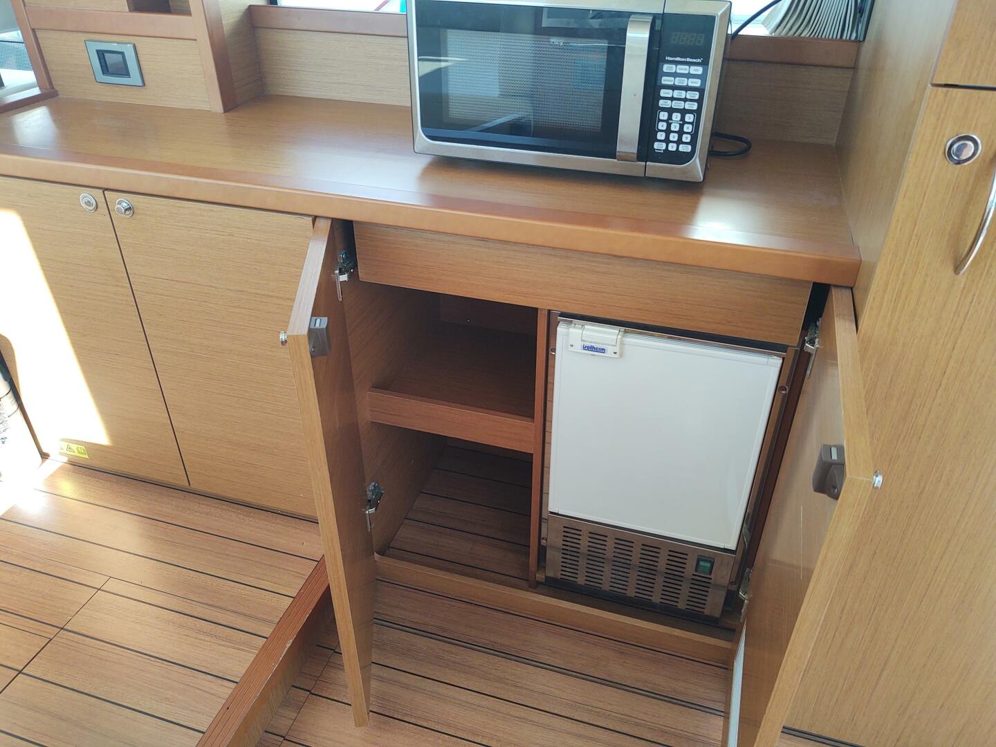 Slide: The Image of Beneteau Swift Trawler 41 with Freedom Lift 2020 - 4775992