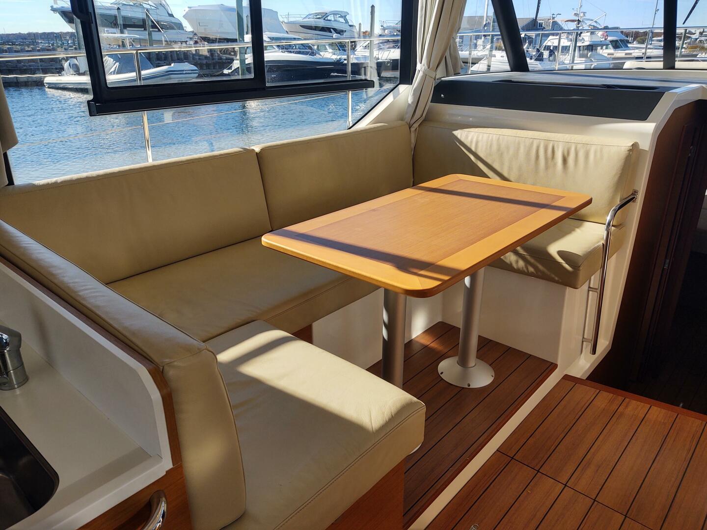 Slide: The Image of Beneteau Swift Trawler 41 with Freedom Lift 2020 - 4775993