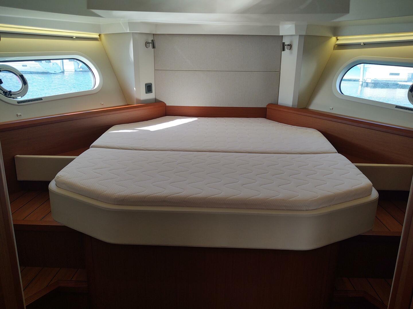 Slide: The Image of Beneteau Swift Trawler 41 with Freedom Lift 2020 - 4775999