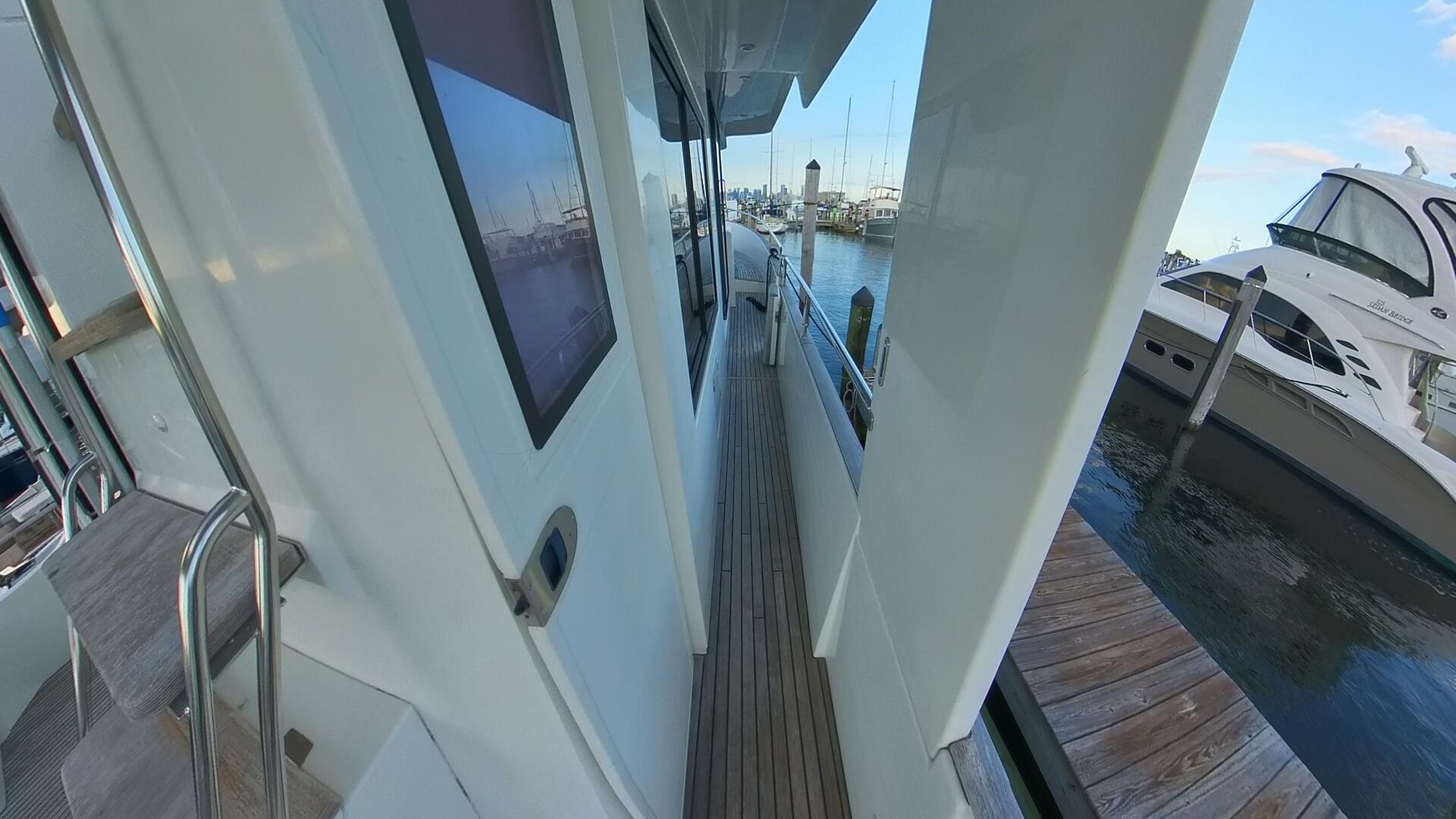 Slide: The Image of Beneteau Swift Trawler 50 2015 - 5584413