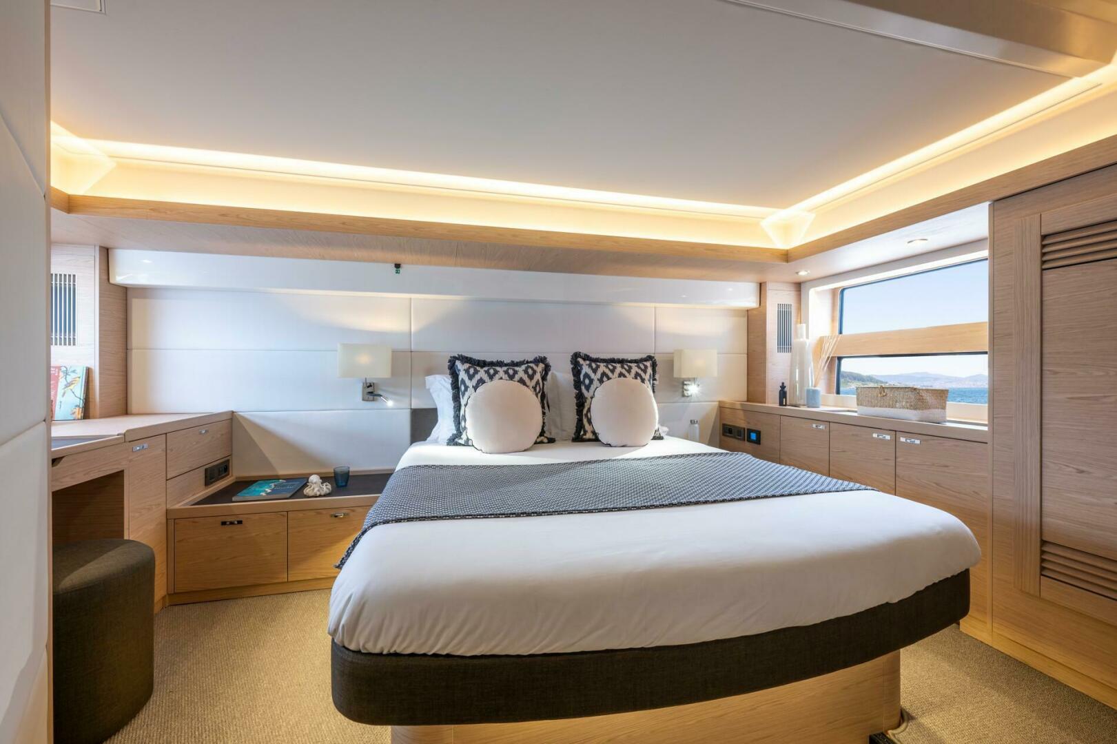 Slide: The Image of BENETEAU Swift Trawler 54 - 4880880