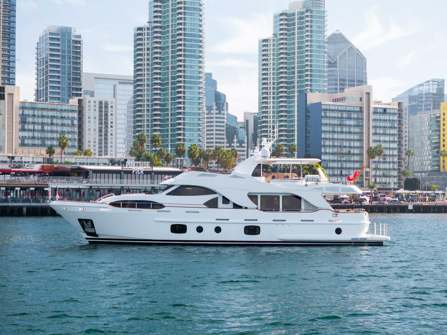Slide: The Image of Benetti Legend 85 - 5064181